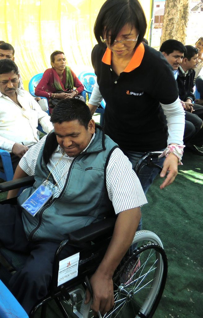 Help the disabled in Vietnam and Inner Mongolia