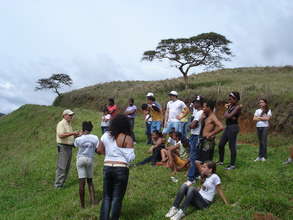 Talking to the students.