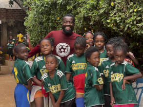 Jeremiah Lukeka with youth participants
