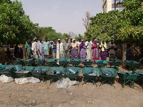 Farmers with their Forest Garden kits