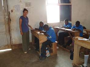 A volunteer in class