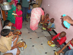 children very happy during special meal program