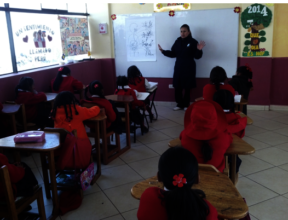 4th grade teacher, KarenT with her class