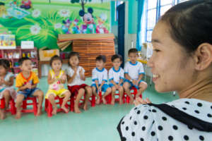 Kids learn hand washing
