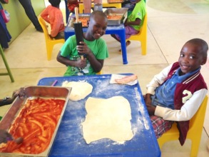 We make our Pizza