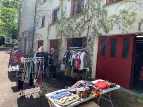 Solidarity dressing room for refugee families SCC