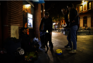 Street tour in Toulouse. (c) Secours Catholique.