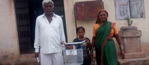 Rasika with her grandparents :)