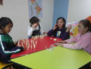 Playing game of dominoe