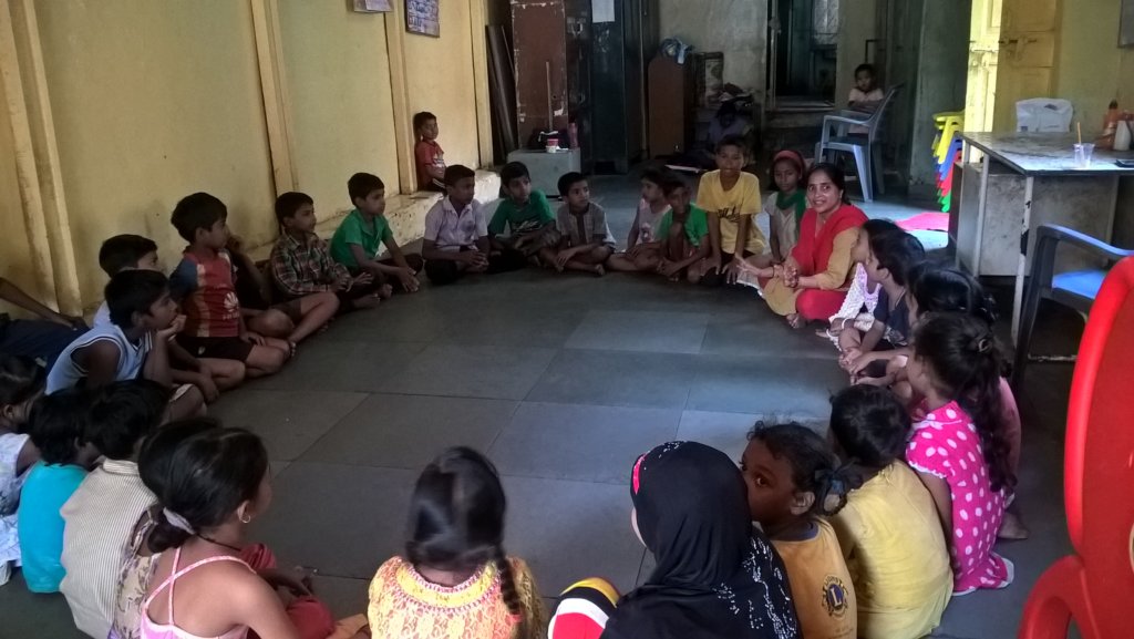 Teacher's teaching Children Play lessons