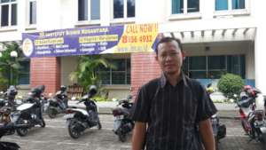 Paridi infont of his campus