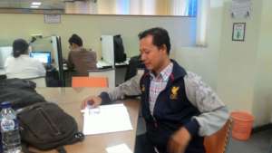 Paridi reading in the Campus Library