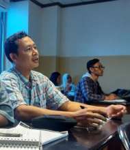 Pak Paridi in his class room