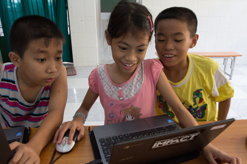 Equip Mobile Learning Lab for 450 Vietnam orphans