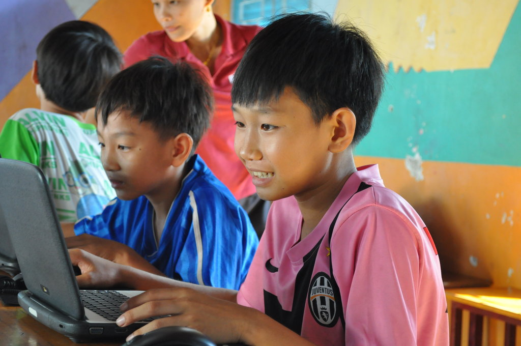 Equip Mobile Learning Lab for 450 Vietnam orphans