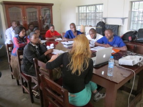 Dr. Annie lecturing the ECP Diploma students