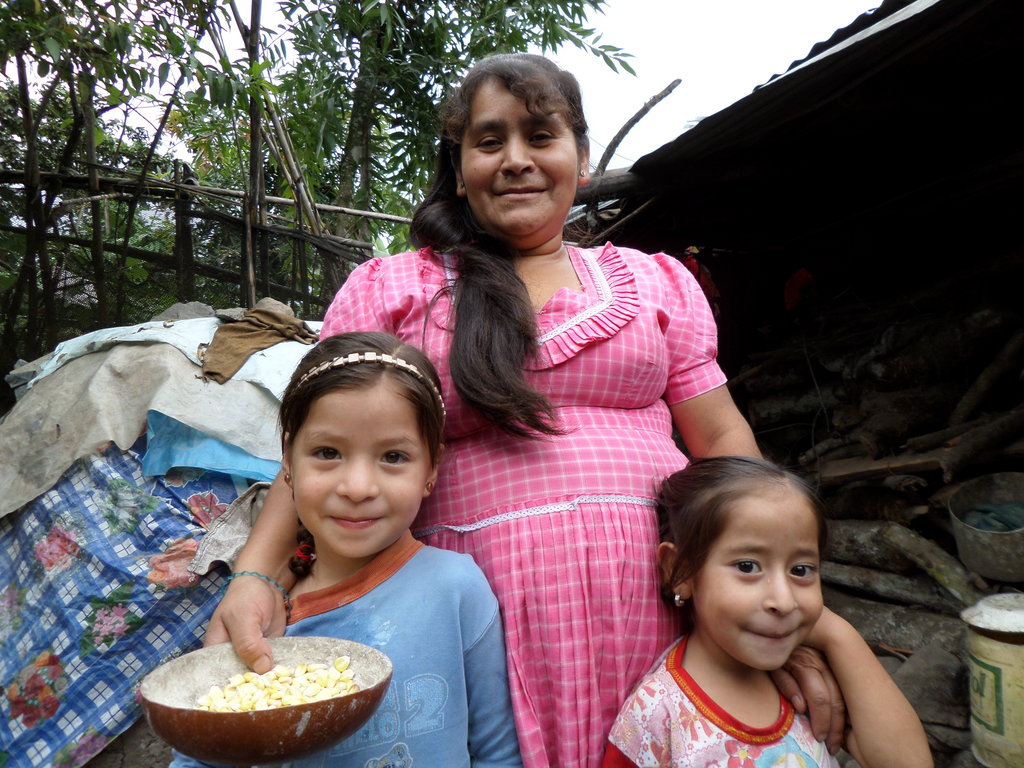 Peruvian Mother and Daughters