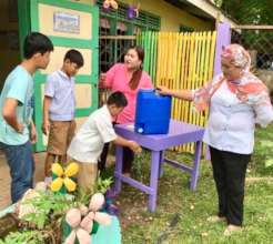 washing hands at school in Muslim Sulu Province