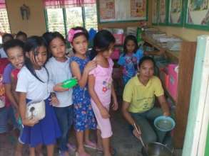 Mom's volunteer to make the best meals