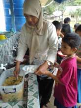 "Moms to the Rescue" daily school lunch program