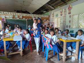 Teacher brings her baby girl for lunchtime fun