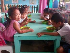 Moms cook lunches in Sulu and Visayas schools
