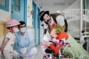 Soleil Rouge Clowns in Oncologic care service