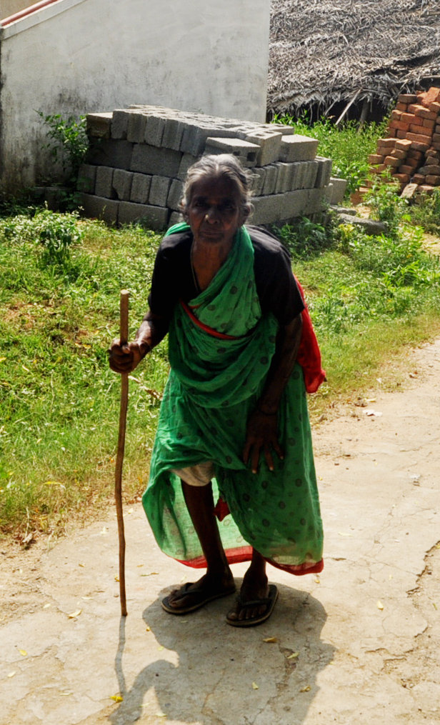 Support neglected elderly food,medicine & clothing