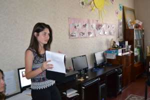 Mentee sharing her skills with her peers