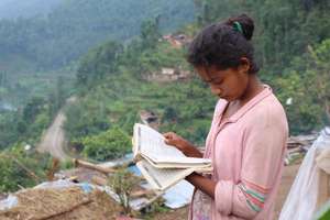 Diligent pupil studies at home (photo: M. Turin)