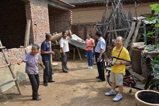 Keep poor kids educated  in school in China