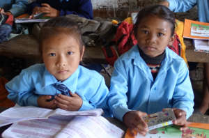 Earthquake affected children receive books
