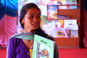 A training participant shares her favorite book