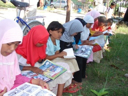 Education for 100 Banda Aceh orphans