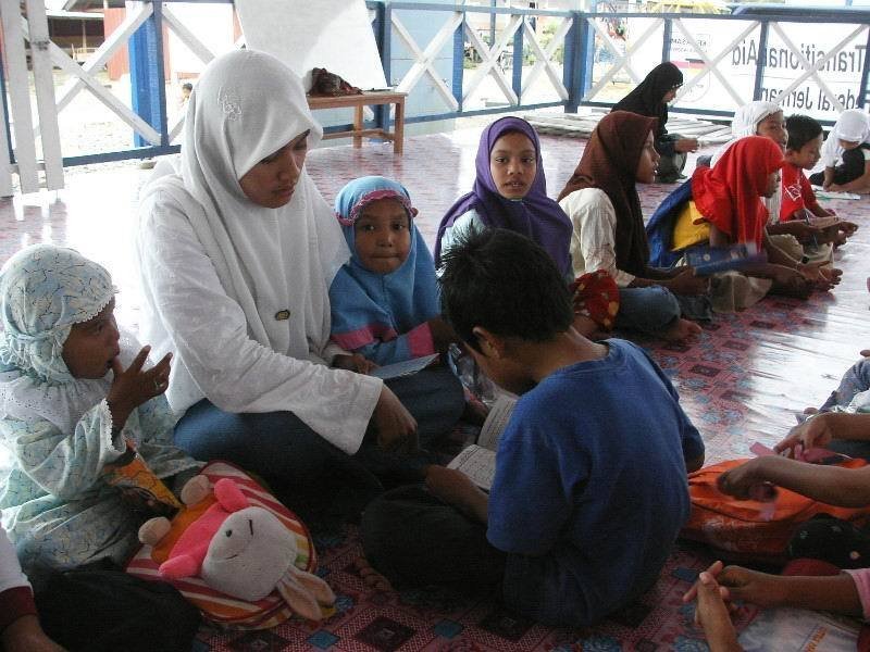 Education for 100 Banda Aceh orphans