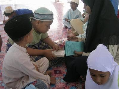 Education for 100 Banda Aceh orphans