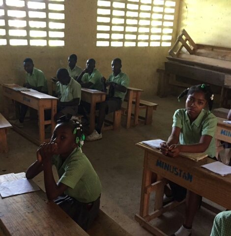 Textbooks for 851 primary school children in Haiti