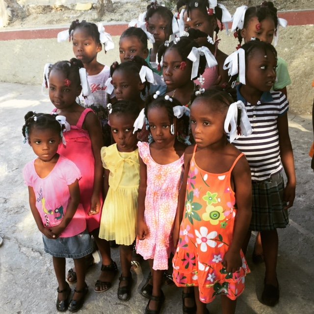 Textbooks for 851 primary school children in Haiti
