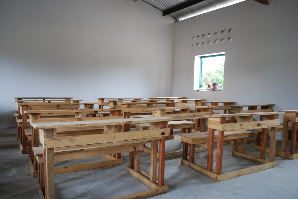 Help us Build Manambaro Lycee