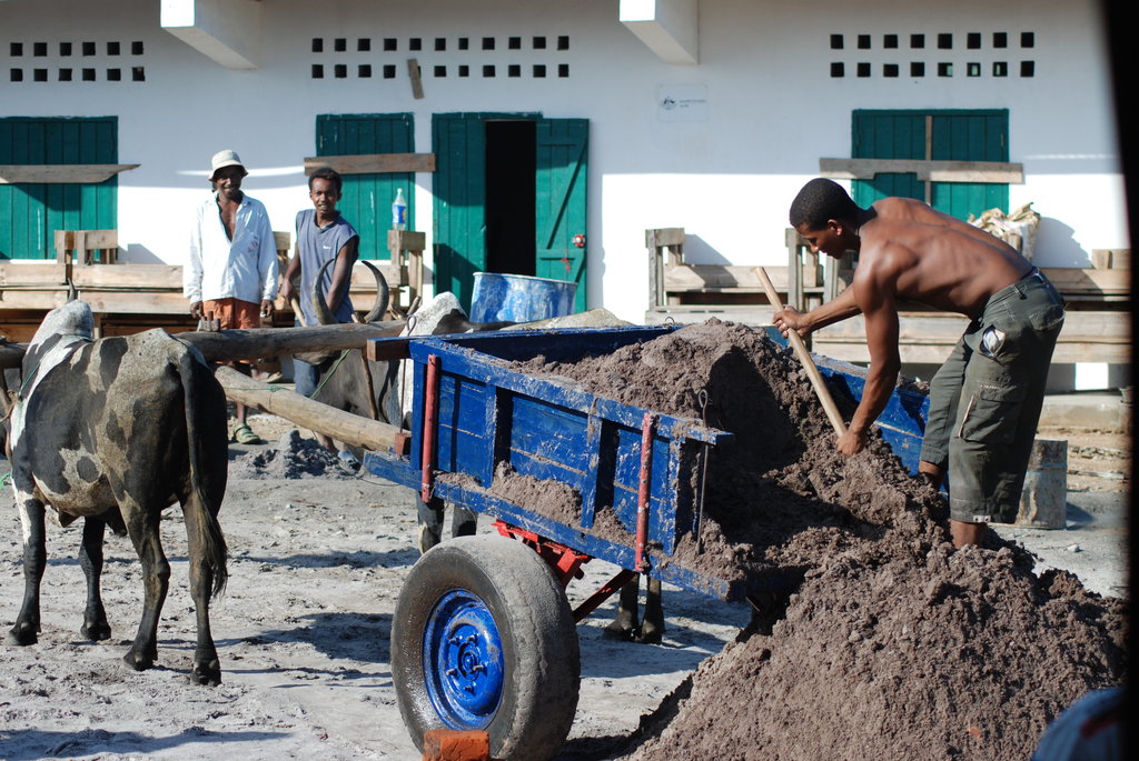 Help us Build Manambaro Lycee