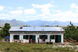 Second school building with pioneers