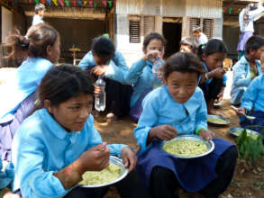 Children taking a break for a healthy lunch