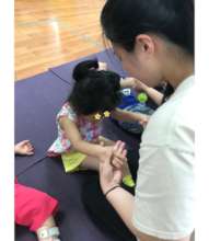 I can do sit ups with my teacher's hands!