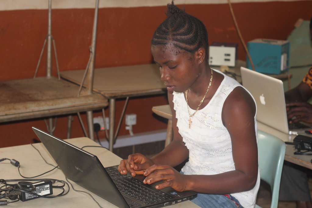 Computer Training for 100 Youths