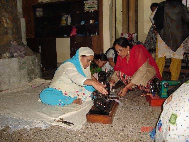 Provide vocational training to 200 women in India