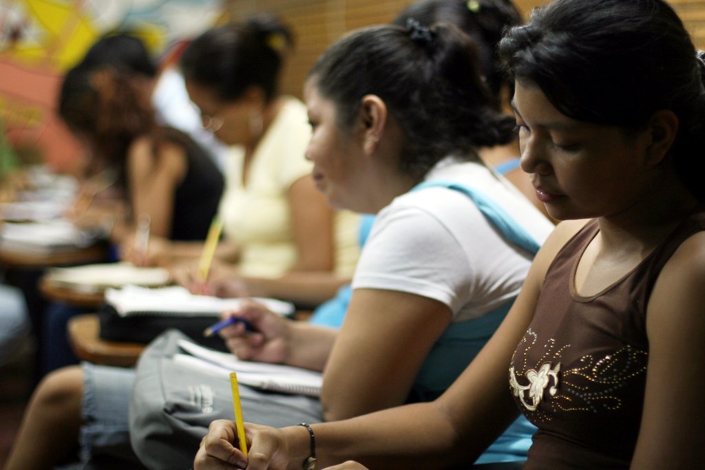 Equip 200 women in Managua with life & job skills