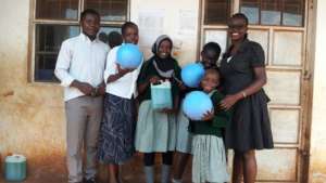 Balls and detergents distributions