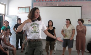 American teachers do self-introductions.