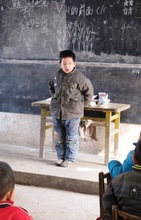 Zhang Fei holds a "story meeting"