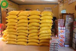 Food packages distribution for families